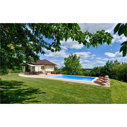 Three-Bedroom Holiday Home In Ludbreg