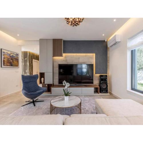 Three Bedroom Villa with Pool