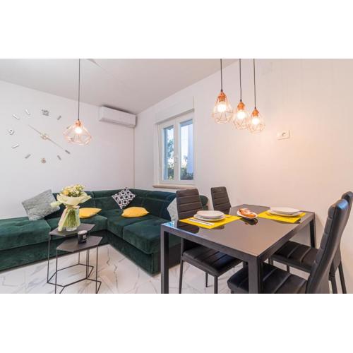 Three waves Apartment NEW