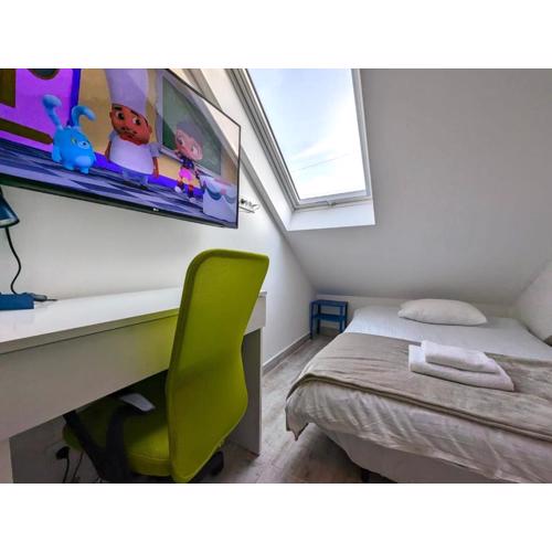 Tiny Downtown Apartment w Detached Private Bath