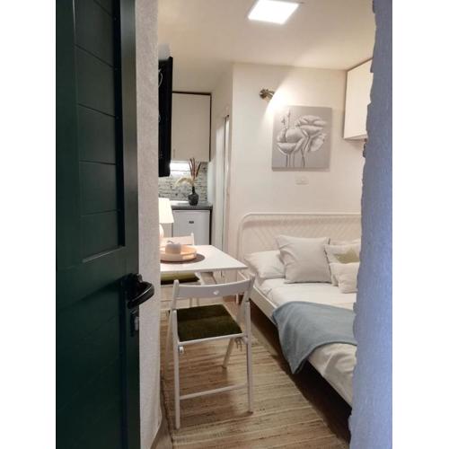 Tiny Studio in City Center Stone House