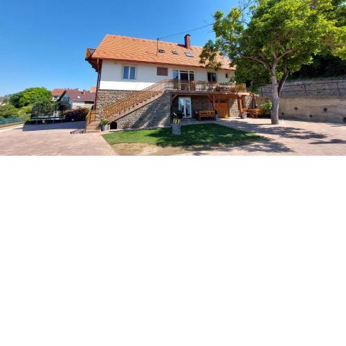 Tó apartman