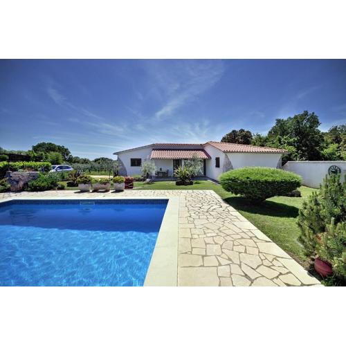 Tolle Ferienwohnung mit großem Pool, Klima, WLAN, BBQ