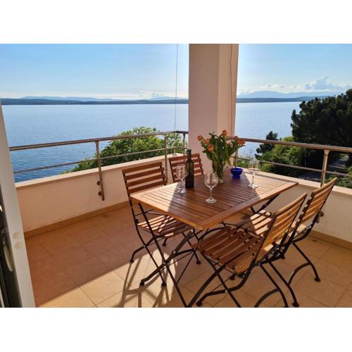 Tolle Wohnung in Crikvenica mit Möbliertem Balkon und Meerblick