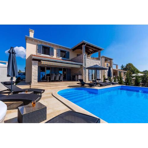Tolles Ferienhaus In Deklići Mit Privatem Pool