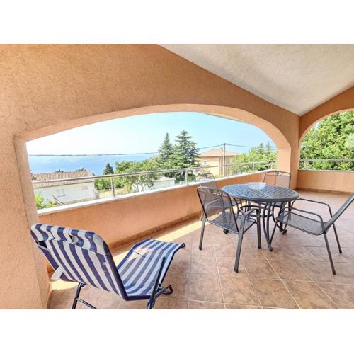 TOMISLAV NV 4+1 pax - Apartment with terrace, grill, parking