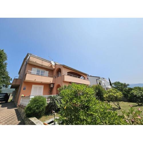 TOMISLAV NV 8 pax - Apartment with sea view