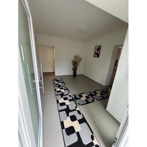 Toms Apartment