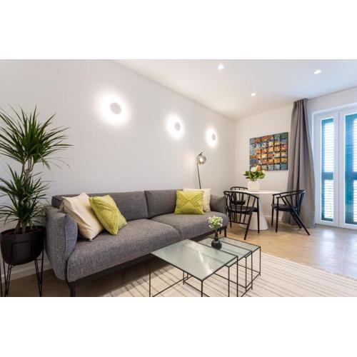 Top Floor Luxury Suite