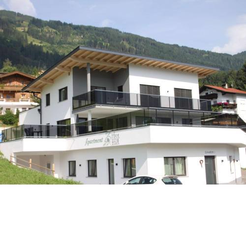 Top holiday flat in Fügen near the ski area