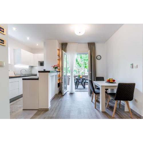 Top Location Apartment \