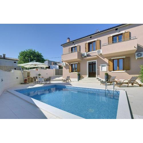 Top Villa mit privatem Pool nur 1 km bis zum Strand mit Klima, WLAN, Sonnenliegen, Grill