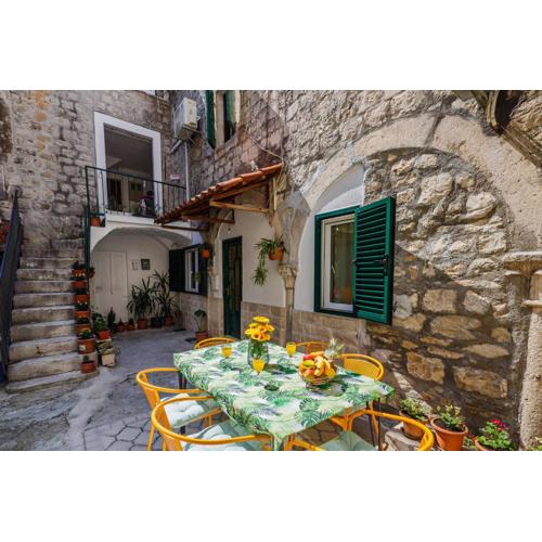 Town Square Cippico Apartment