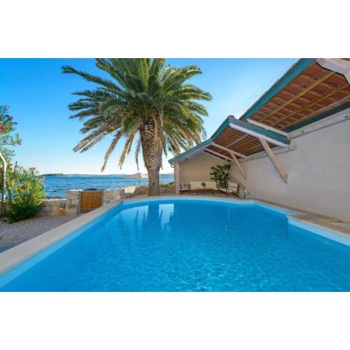 Traditional Stone Villa With Amazing Outdoor Pool
