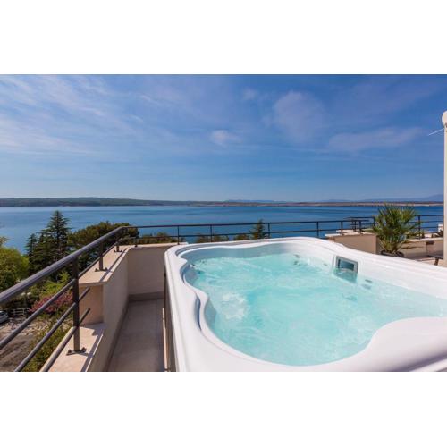 Traumhaftes Apartment nur 100 Meter zum Strand mit Sauna, Jacuzzi, Meerblick