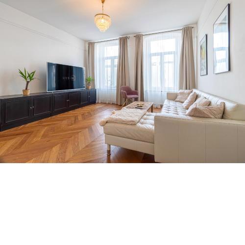 Trendy apartment in central