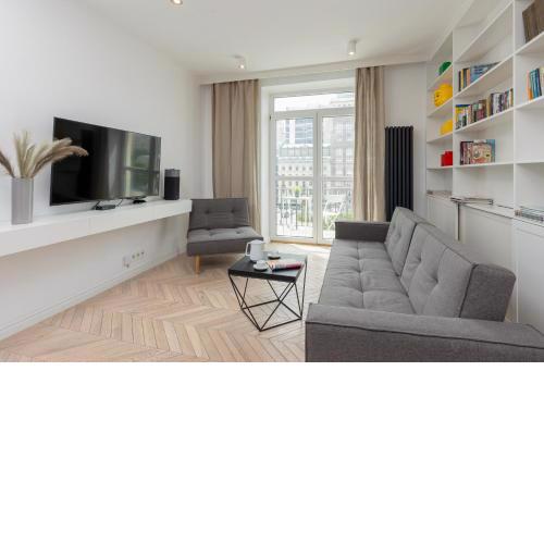 Trendy Apartment Marszałkowska with City View near Ogród Saski by Noclegi Renters