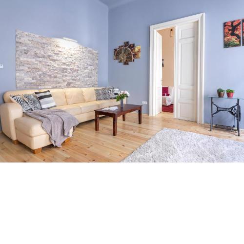 Trendy Grand Boulevard Designer Home