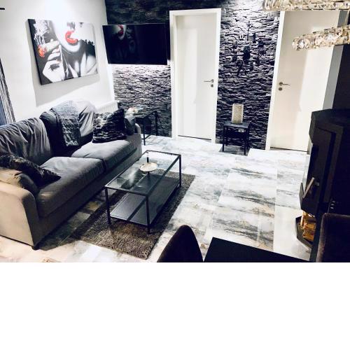 Trendy House 158