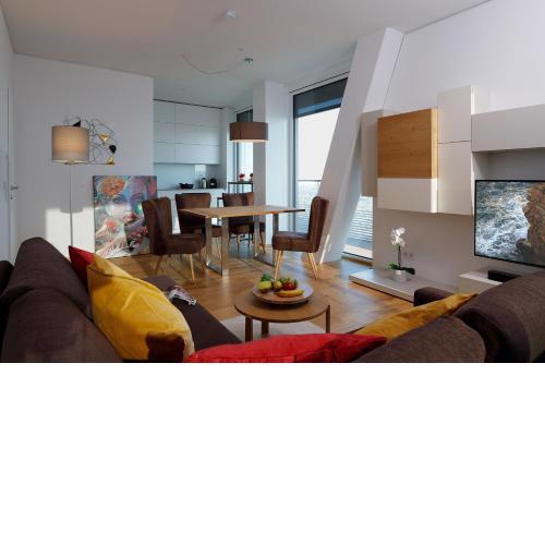 Triiiple Suites Level 21 mit Balkon und Tiefgarage