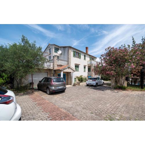 Triple Room Mrljane 327a