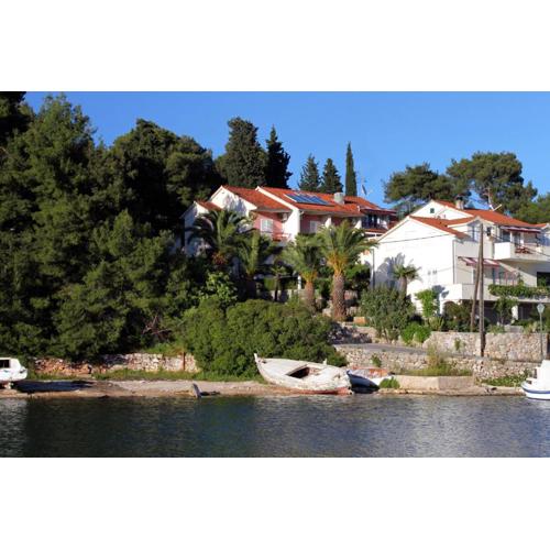 Triple Room Vrboska 540d