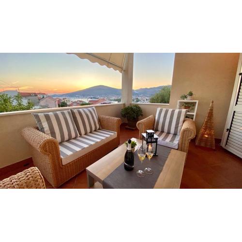 Trogir center exclusive seaview apartment for 4