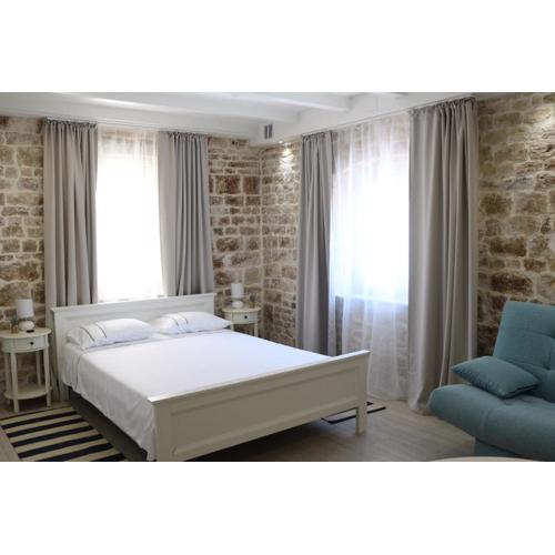 Trogir Square Apartment
