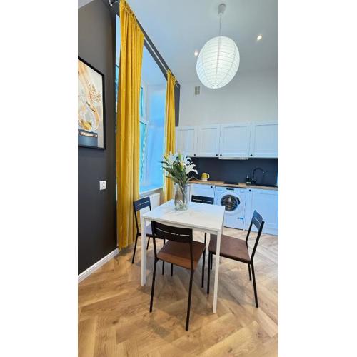 Tuwima Apart Yellow by DreamAp