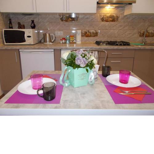 Two-bedroom apartment in 10 min to the Opera Theatre