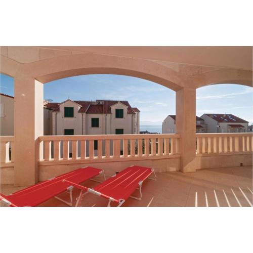 Two-Bedroom Apartment In Bol