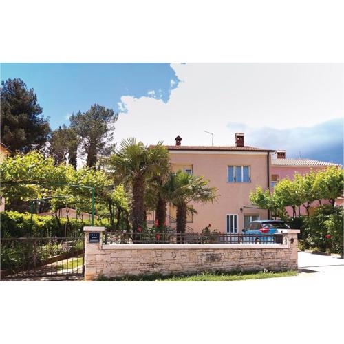 Two-Bedroom Apartment In Fazana
