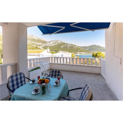 Two-Bedroom Apartment In Klek