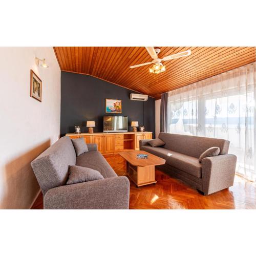 Two-Bedroom Apartment In Nemira