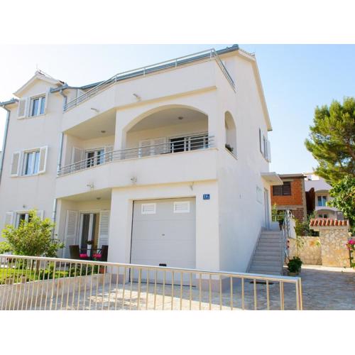 Two-Bedroom Apartment in Okrug Gornji II