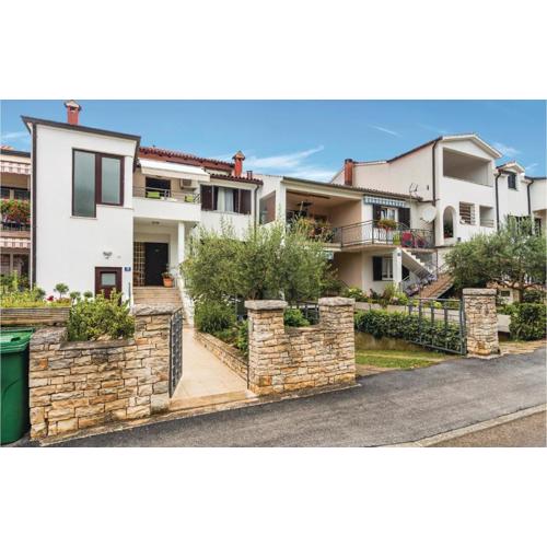 Two-Bedroom Apartment In Porec