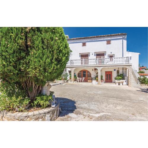 Two-Bedroom Apartment In Porec