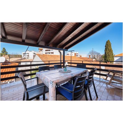 Two-Bedroom Apartment In Pula
