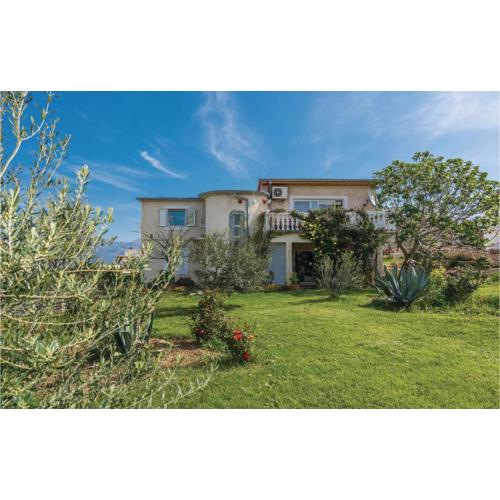 Two-Bedroom Apartment In Razanac
