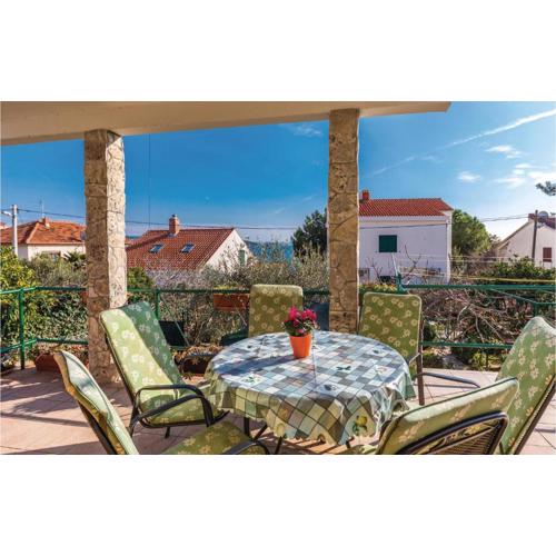 Two-Bedroom Apartment In Seget Vranjica