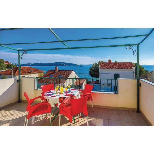 Two-Bedroom Apartment In Seget Vranjica