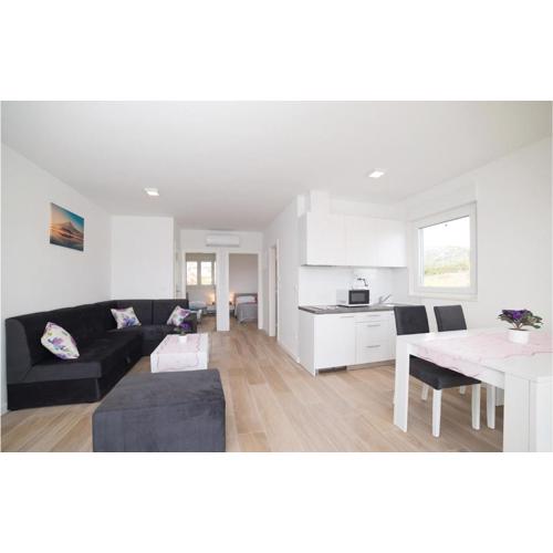 Two-Bedroom Apartment In Trogir