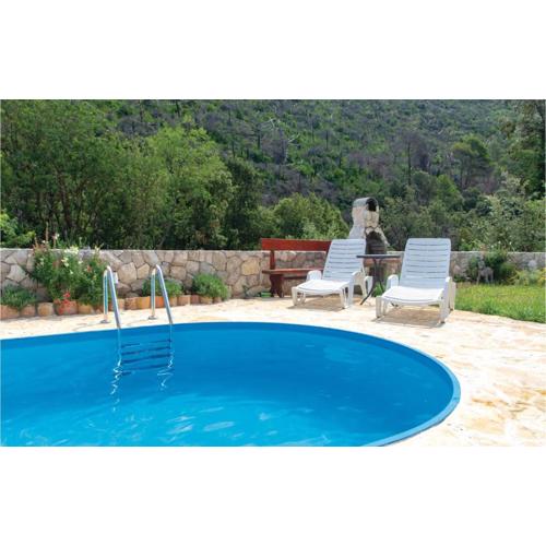 Two-Bedroom Apartment In Trstenik