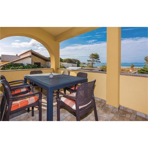 Two-Bedroom Apartment In Vir