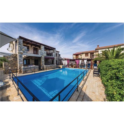 Two-Bedroom Apartment In Vir