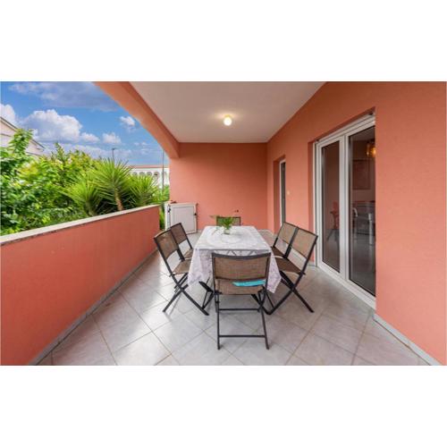 Two-Bedroom Apartment In Vir