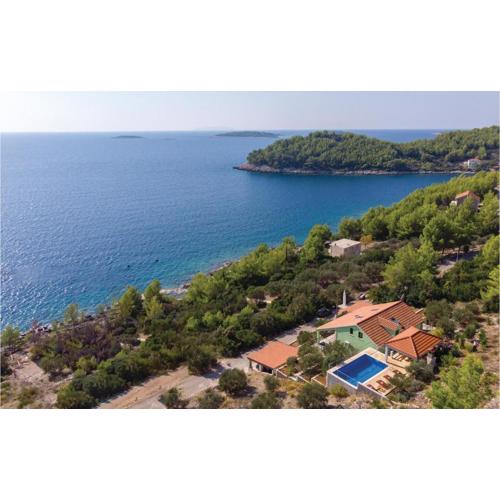 Two-Bedroom Apartment Karbuni With Sea View 09