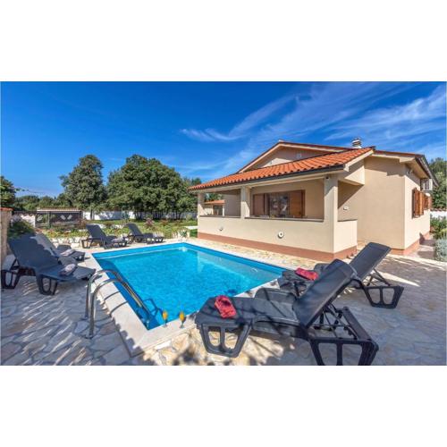 Two-Bedroom Holiday Home In Betiga