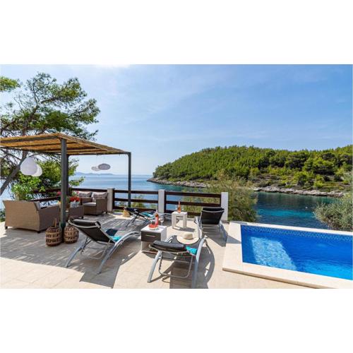 Two-Bedroom Holiday Home In Blato