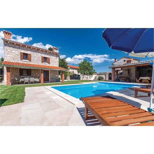 Two-Bedroom Holiday Home In Divsici